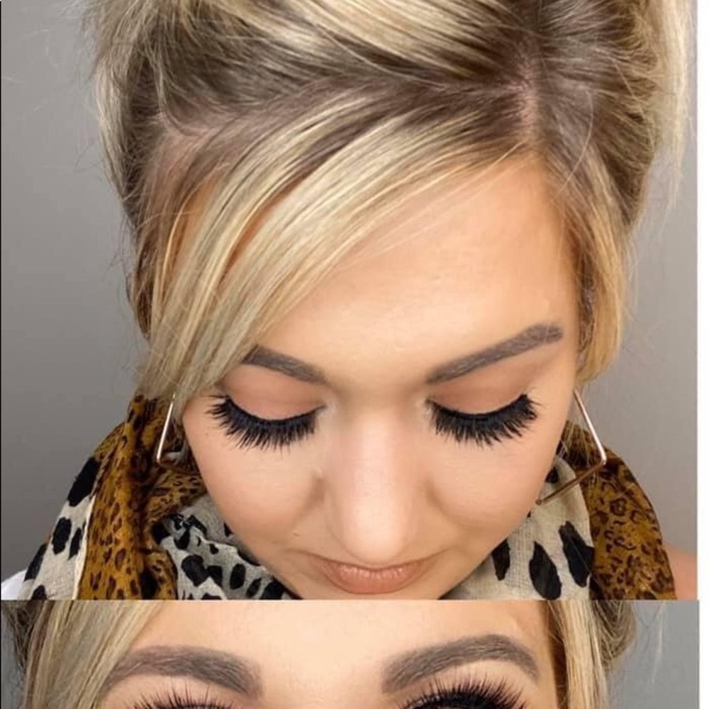 Magnetic 🧲 LASHES! 💃🏽 - Picture 4 of 8